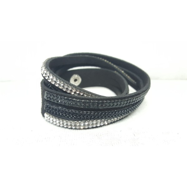 Textile bracelet with crystal type stones, black color